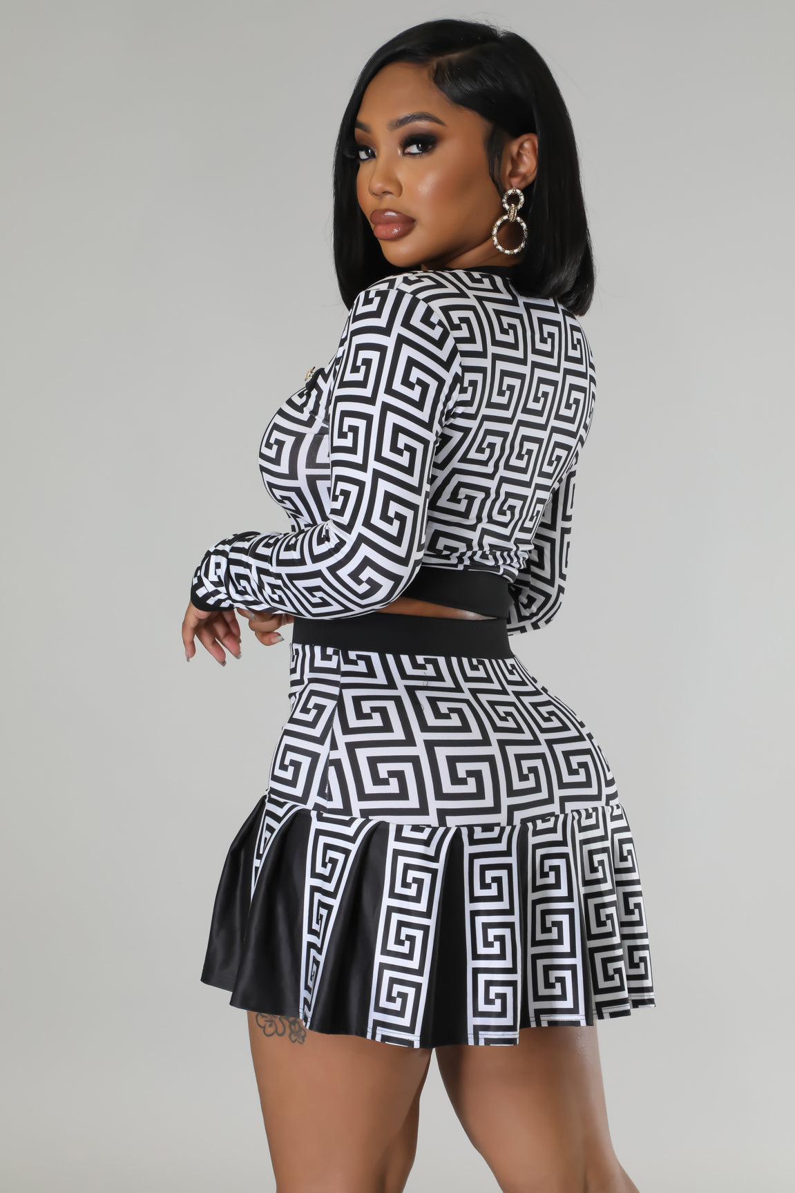 INDESICIVE - TWO PIECE SET